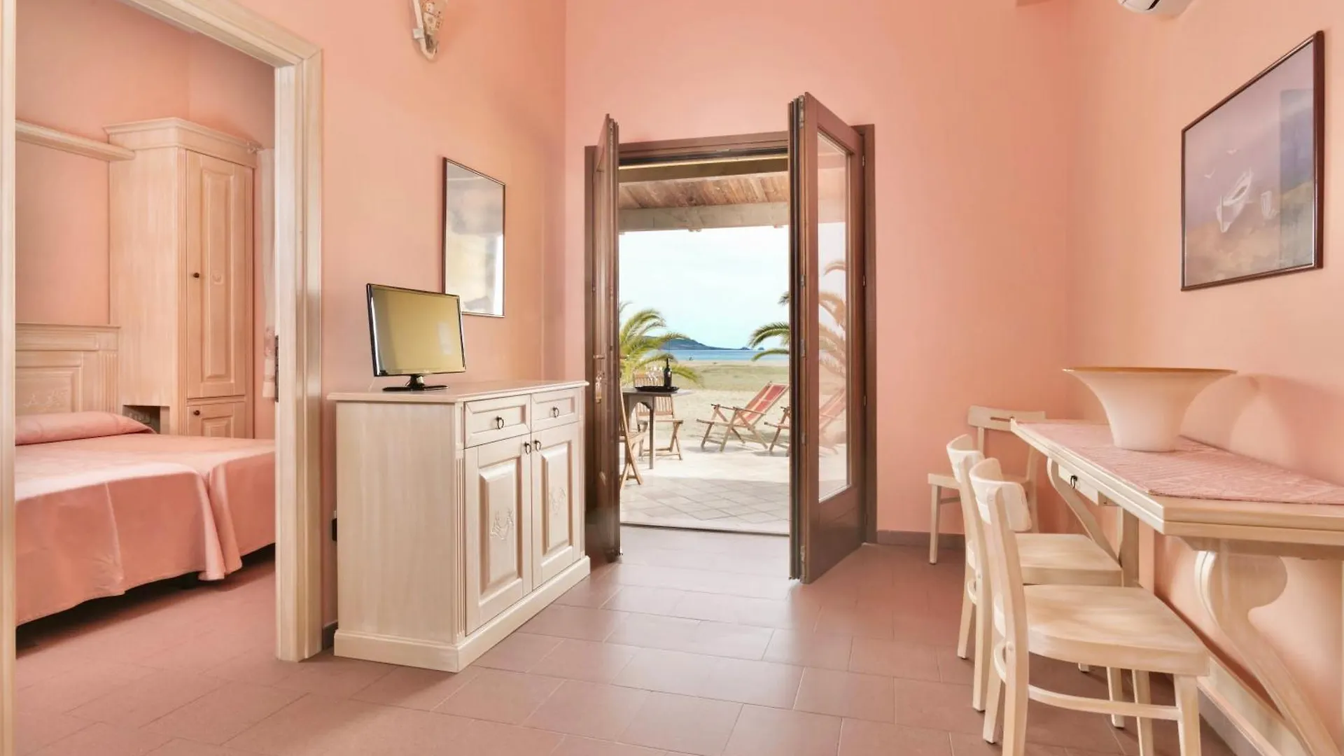 Apartmanhotel Residence With Private Beach In Bosa Marina Just 100 Meters From The Sea