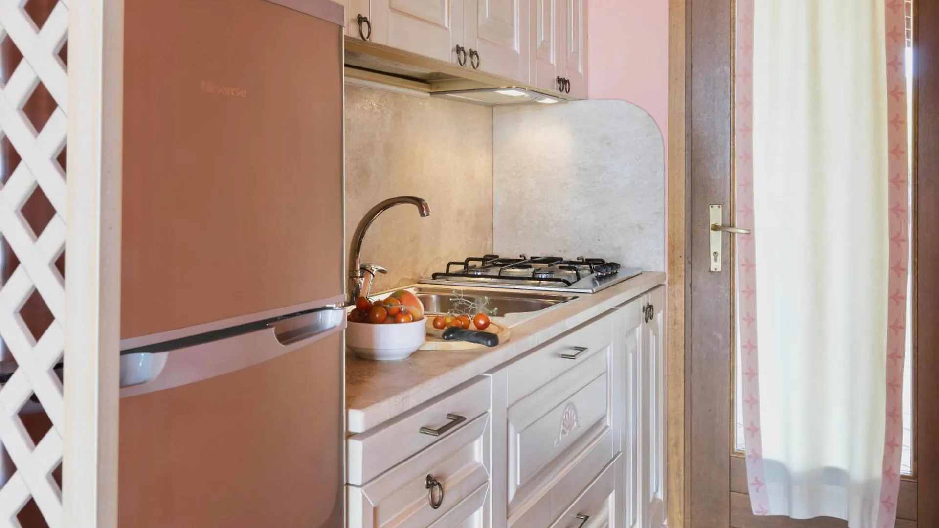 アパートホテル Residence With Private Beach In Bosa Marina Just 100 Meters From The Sea