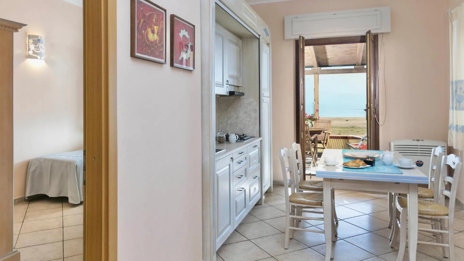 アパートホテル Residence With Private Beach In Bosa Marina Just 100 Meters From The Sea
