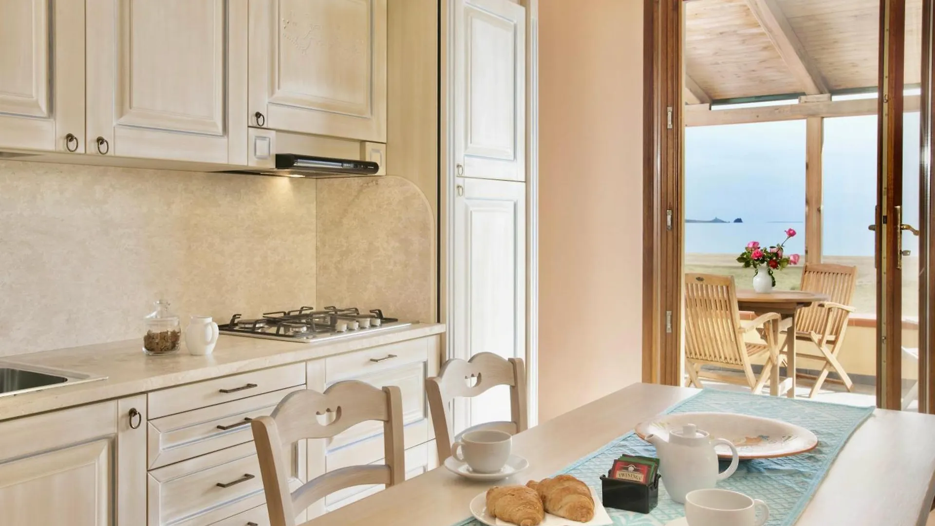 Residence With Private Beach In Bosa Marina Just 100 Meters From The Sea イタリア